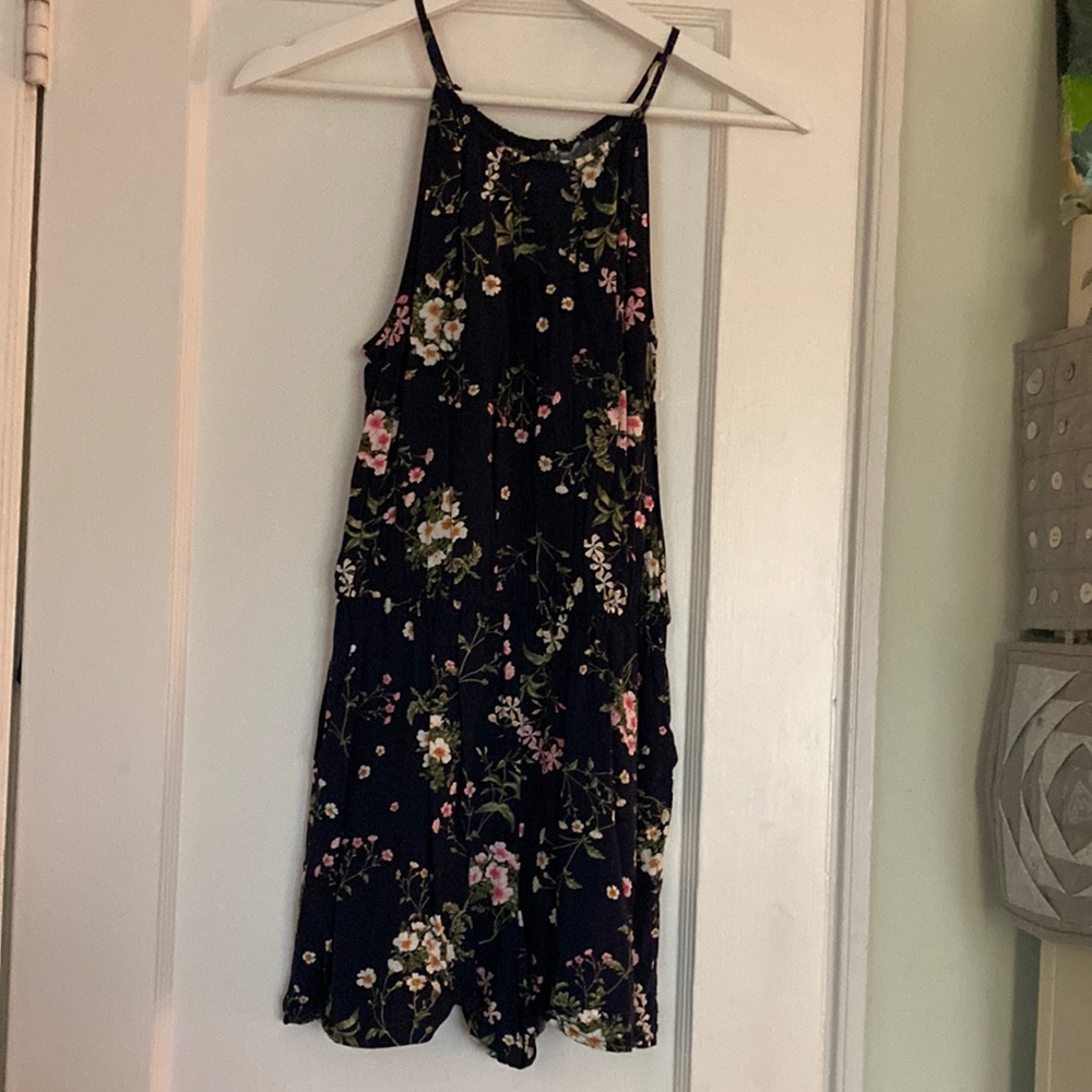 XS floral romper, floral cotton. Sooo pretty!
